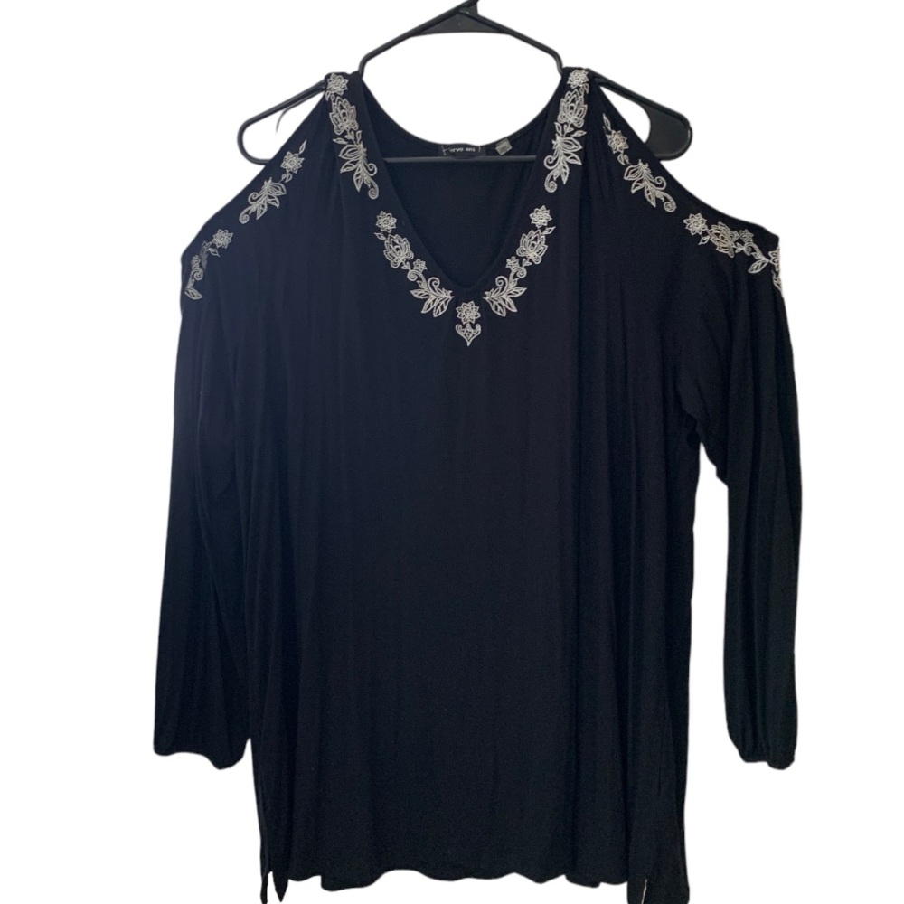Verve Ami Could Shoulder Black with White embroidery